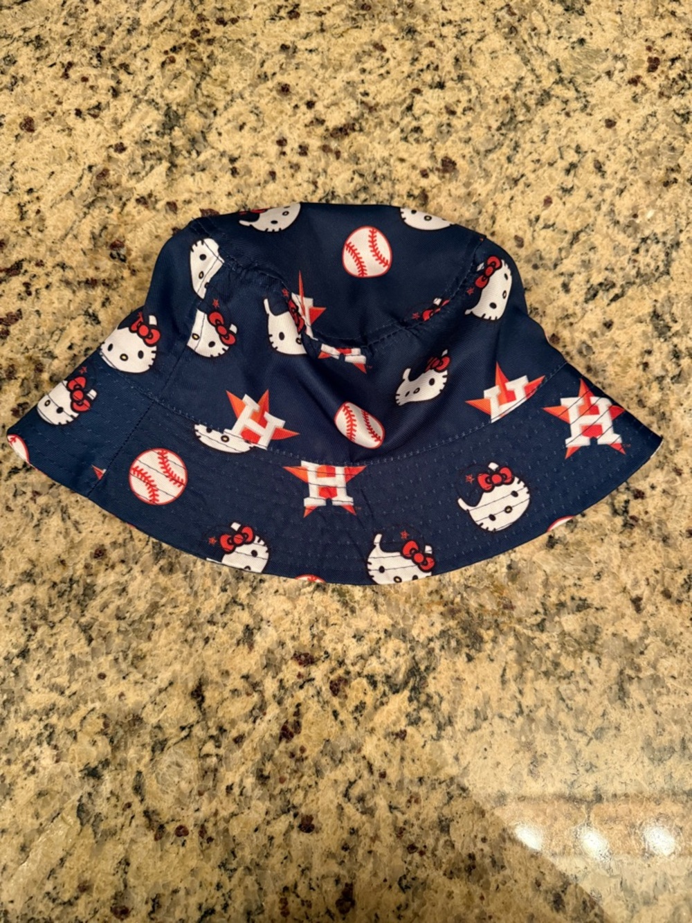 EUC hello kitty Astros bucket hat